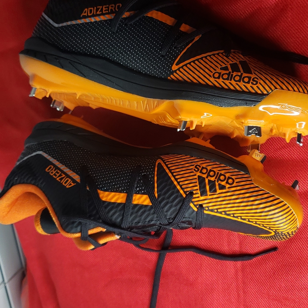 Baseball Cleats - Picture 5 of 10